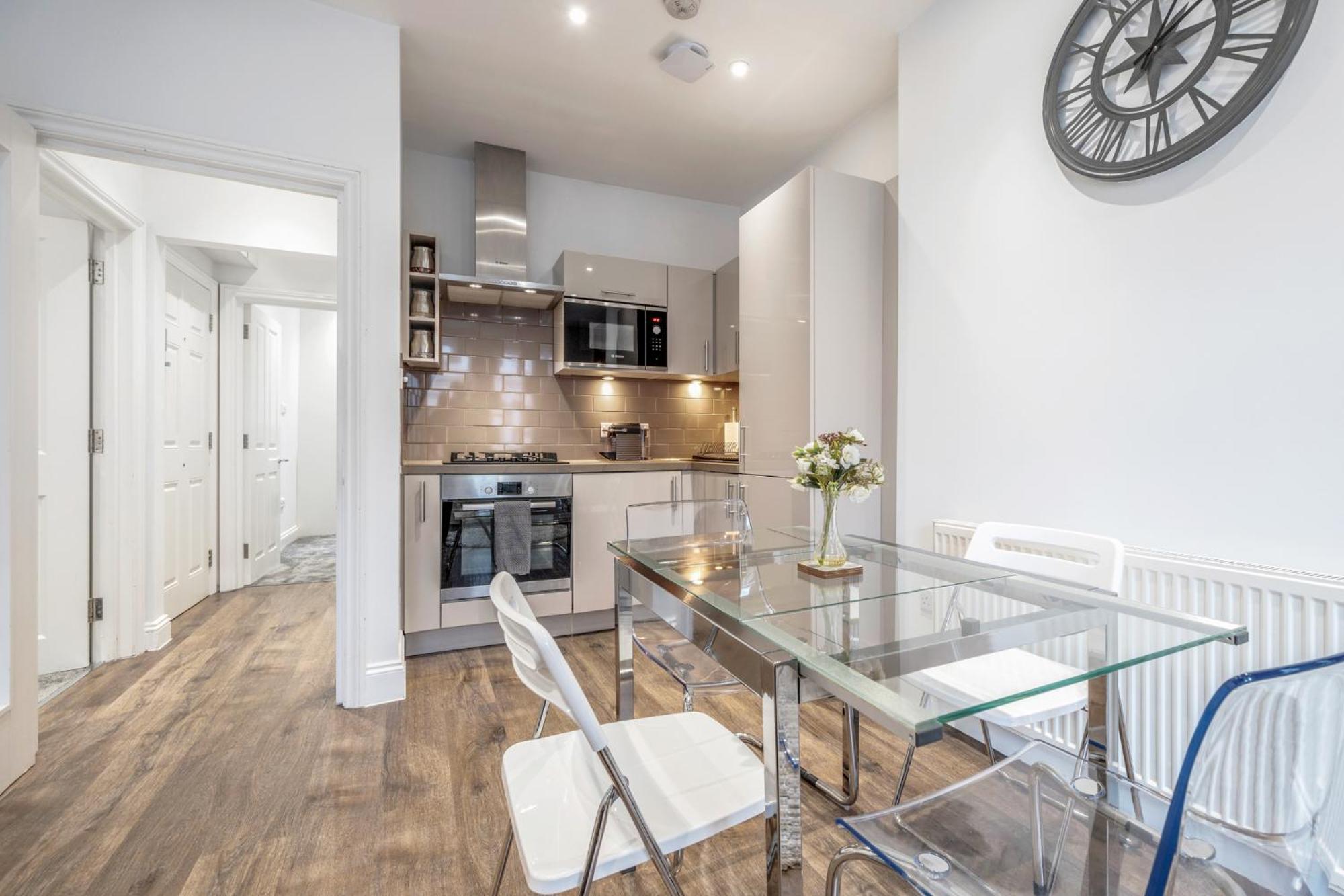 Bright & Modern 2-Bed Notting Hill Apartment لندن المظهر الخارجي الصورة