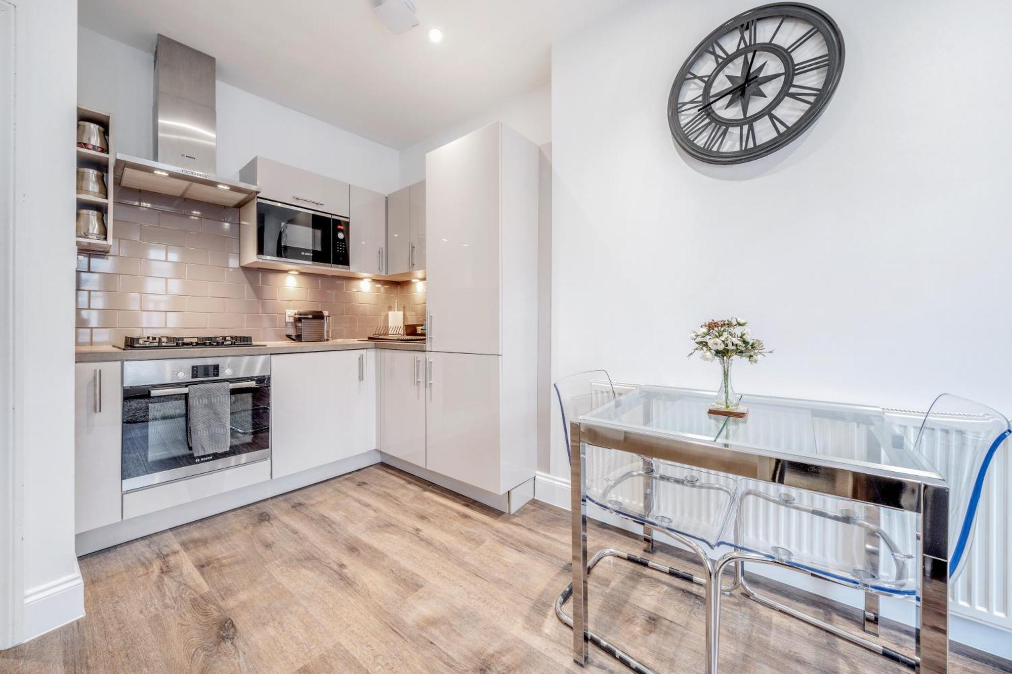 Bright & Modern 2-Bed Notting Hill Apartment لندن المظهر الخارجي الصورة