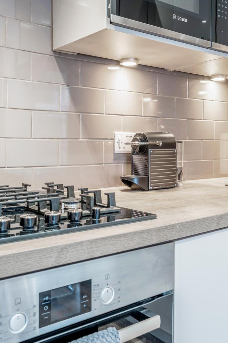 Bright & Modern 2-Bed Notting Hill Apartment لندن المظهر الخارجي الصورة