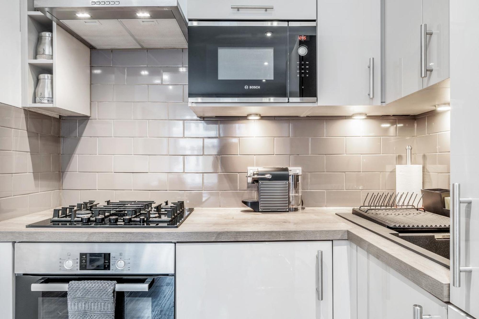 Bright & Modern 2-Bed Notting Hill Apartment لندن المظهر الخارجي الصورة