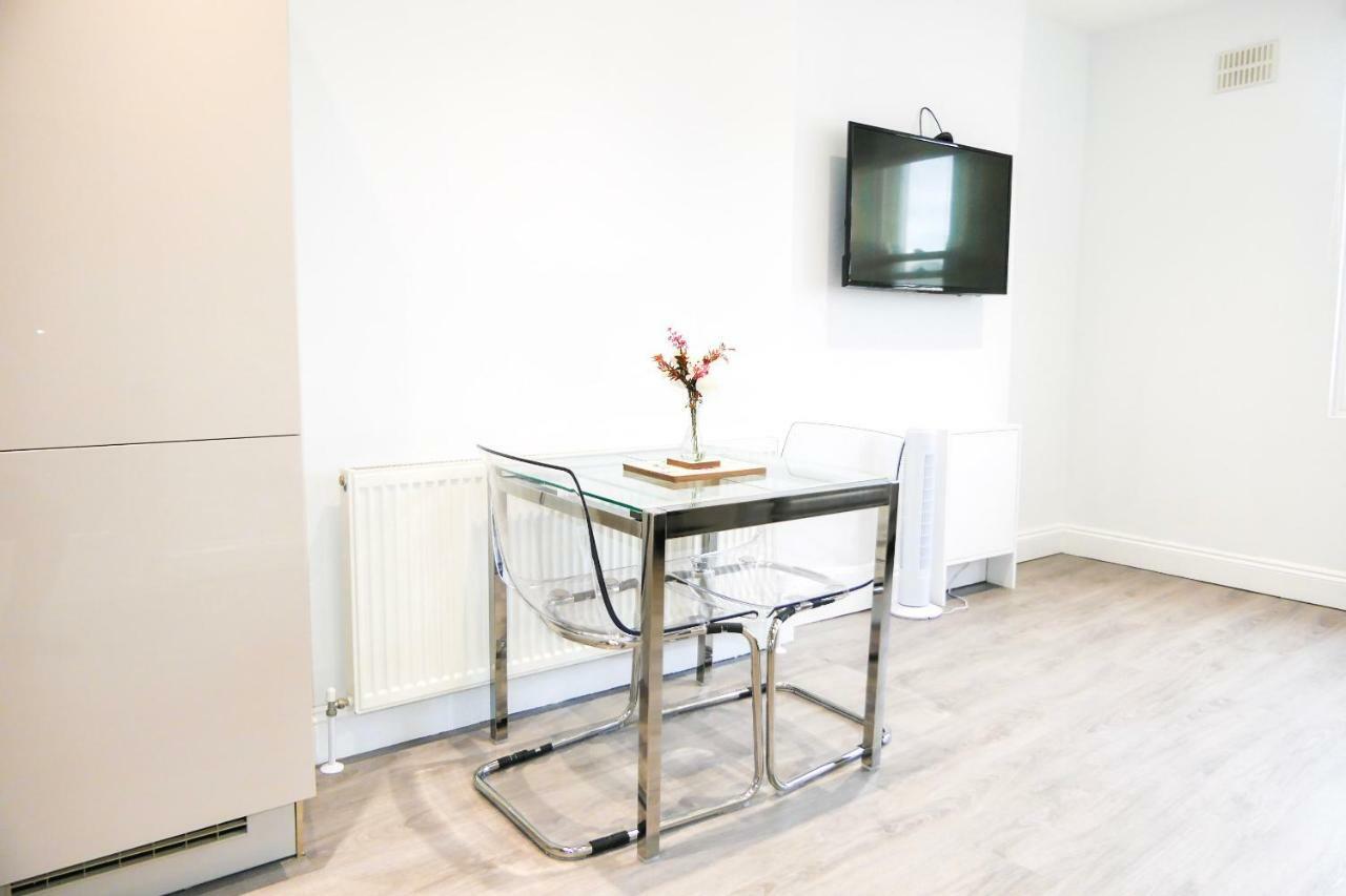 Bright & Modern 2-Bed Notting Hill Apartment لندن المظهر الخارجي الصورة