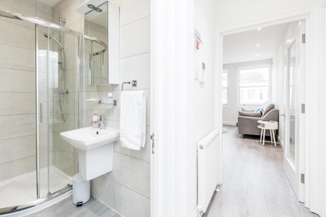 Bright & Modern 2-Bed Notting Hill Apartment لندن المظهر الخارجي الصورة