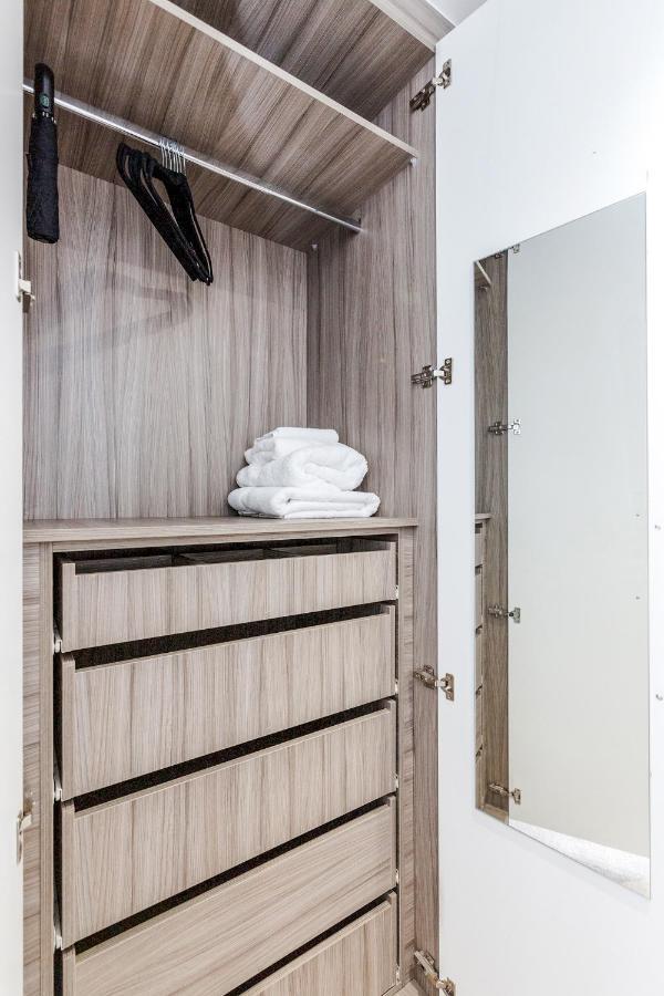 Bright & Modern 2-Bed Notting Hill Apartment لندن المظهر الخارجي الصورة