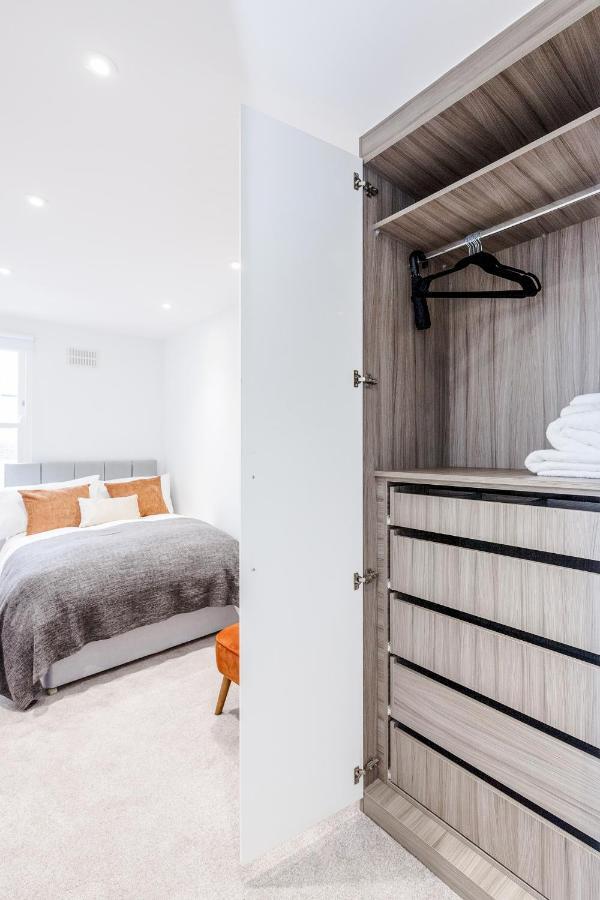 Bright & Modern 2-Bed Notting Hill Apartment لندن المظهر الخارجي الصورة